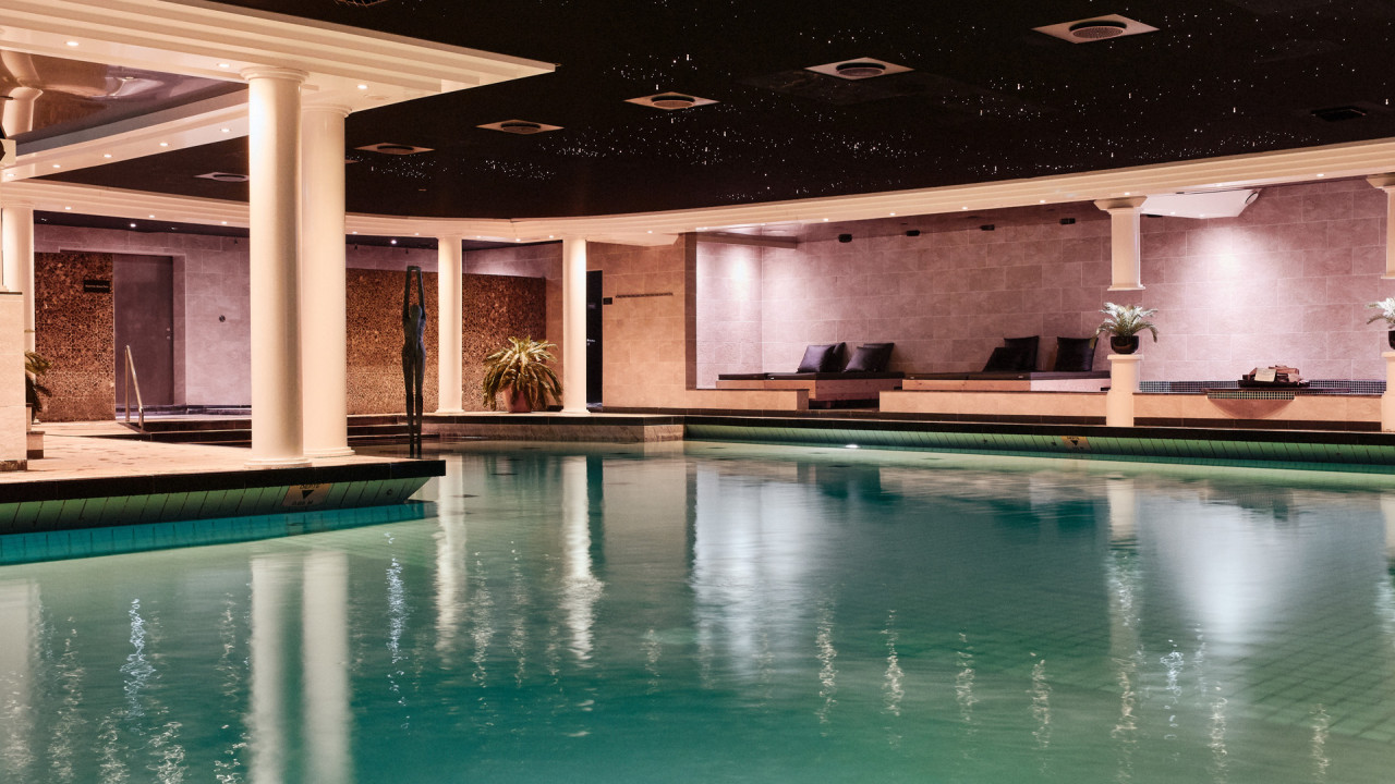 Duizend en 1 nacht binnenzwembad bij wellnessresort Elysium